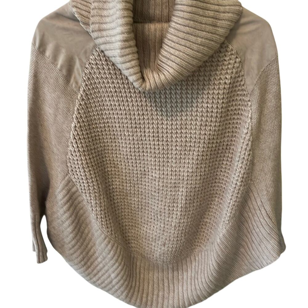 Maison Jules Tan Bat Wing Sweater Size XS Preppy Cozy Warm Oversized Stylish